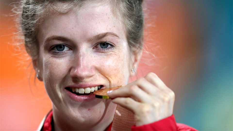 Sophie Hahn celebrates winning Gold