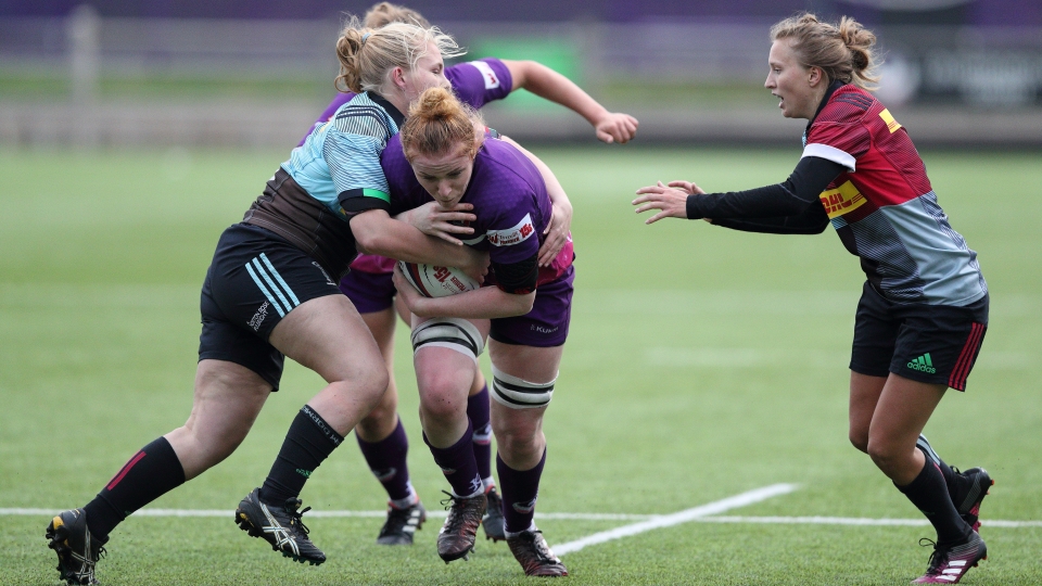 Cath O'Donnell driving with the ball