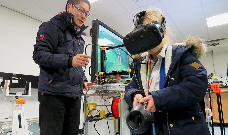 St Bart's student using VR.