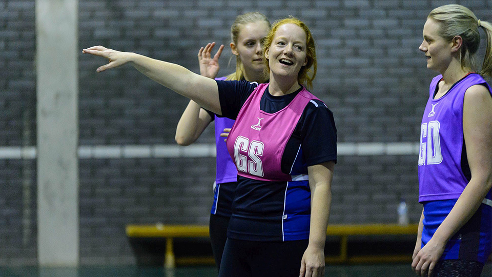 photo of women playing netball 