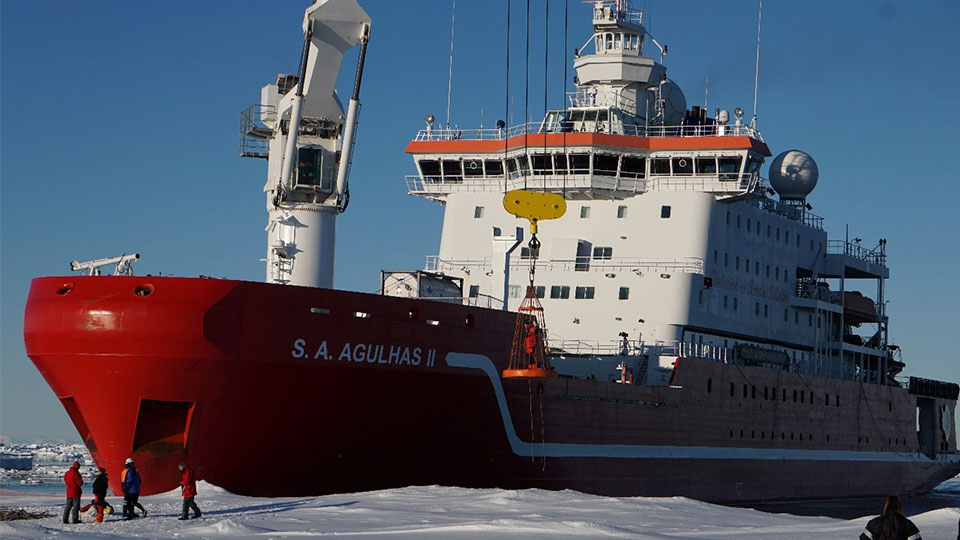 S. A. Agulhas II.