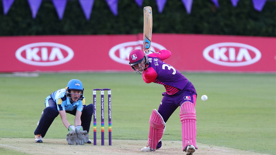 Georgia Elwiss takes aim for Loughborough Lightning. 